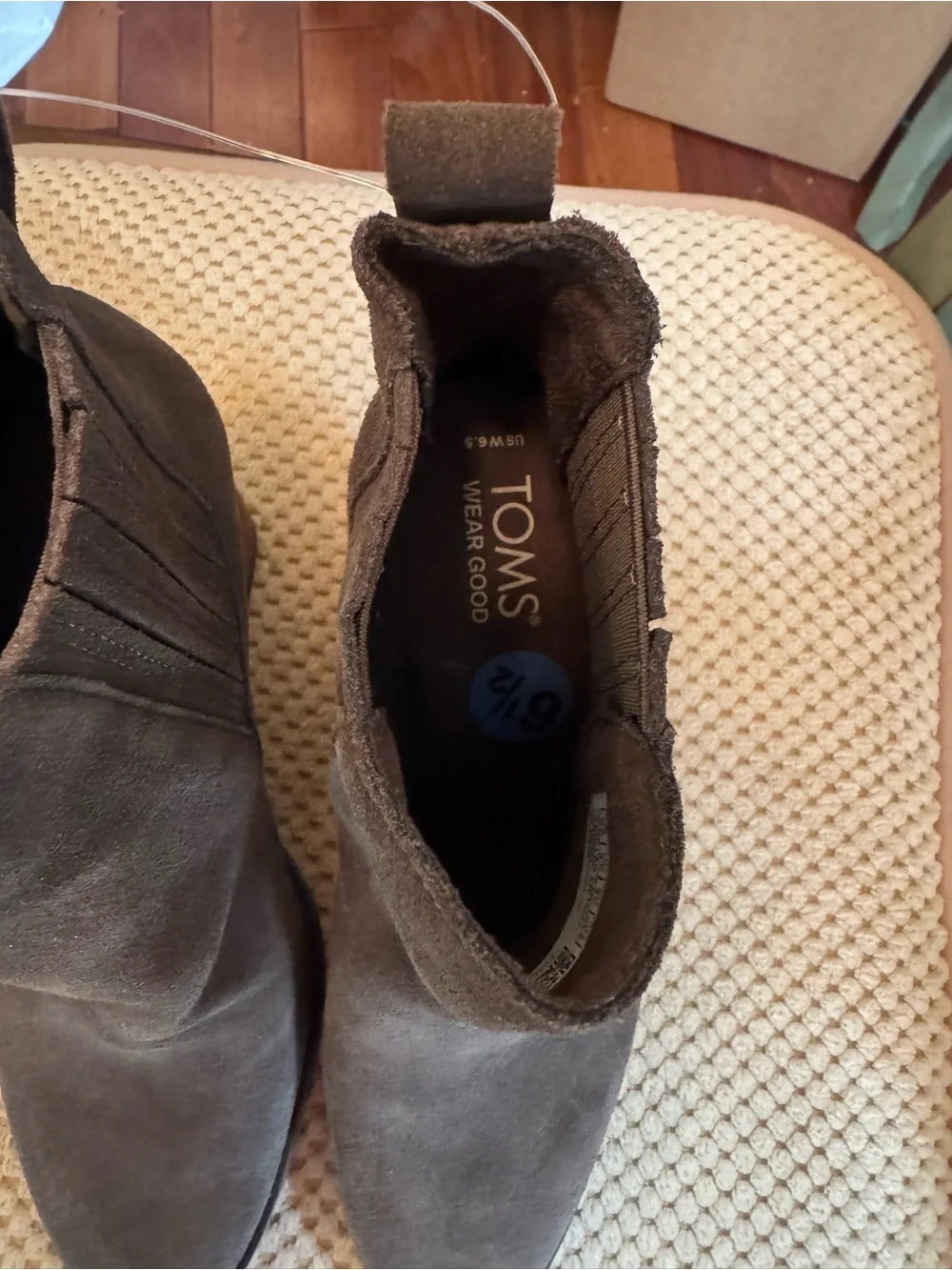 Toms classic suede
